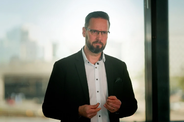 Erkki-Jussi Welling presentaatiossa