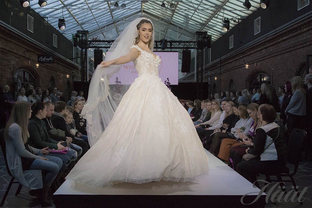 White Dress hääpuku Mennään naimisiin messut 2019